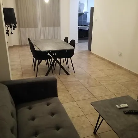 Isabella * Larnaca